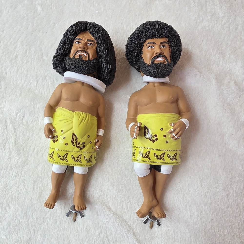 WWE The Wild Samoans Action Figure Bobblehead Afa & Sika - Picture 4 of 7